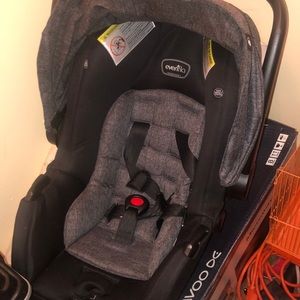 Evenflo car seat / Stroller